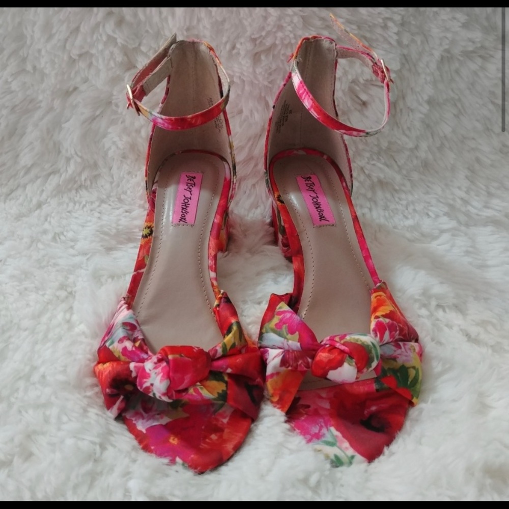 Betsey Johnson Ivee Red Floral Shoes